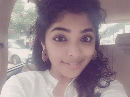 ഉമ്മച്ചിയും വാപ്പച്ചിയും നല്‍കിയ പെരുന്നാള്‍ കുപ്പായമിട്ട് റീമയും ആഷിഖും