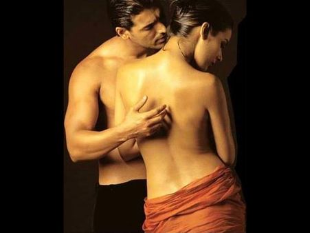 ബോളിവുഡ് പോസ്റ്ററിലെ നഗ്നതാ വിവാദങ്ങള്‍