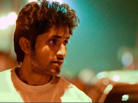 ധ്യാന്‍ ശ്രീനിവാസന്‍ സംവിധായകന്‍, നടന്‍ വിനീത് ശ്രീനിവാസന്‍