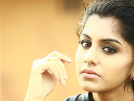 മുസ്ലീമാകുന്നതിന്‍റെ ത്രില്ലില്‍ നടി മീര നന്ദന്‍