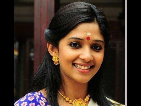 നൈലയുടെ റൈസ് ബക്കറ്റ് ചലഞ്ച് ജയസൂര്യയോട്