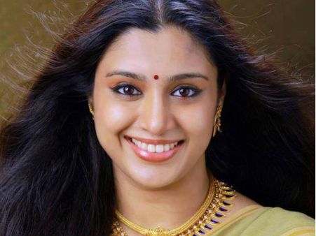 സംയുക്ത വര്‍മ തിരിച്ചുവരുമോ?