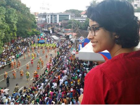 പുലിക്കളി പൊളിച്ചു: അപര്‍ണ ഗോപിനാഥ്