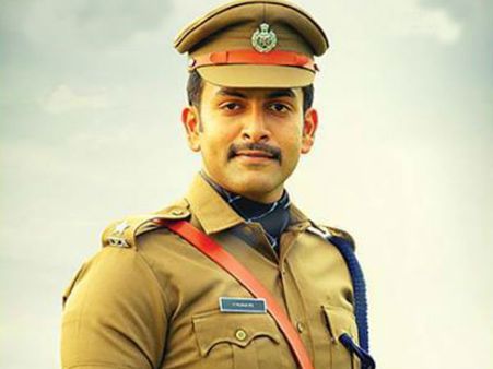 പൃഥ്വിരാജ് എന്തര് പറയണ് തള്ളേ