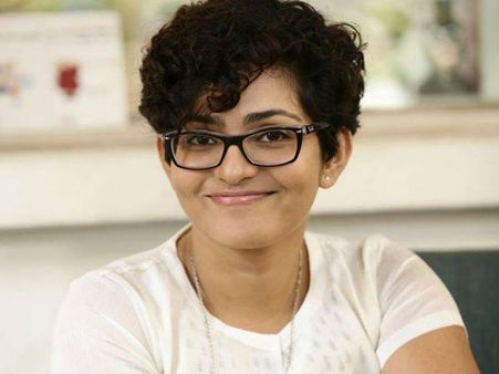 ഞാനൊരു വ്യക്തിയാണ്, അത് കഴിഞ്ഞിട്ടേ സ്ത്രീയാകുന്നുള്ളൂ: പാര്‍വ്വതി