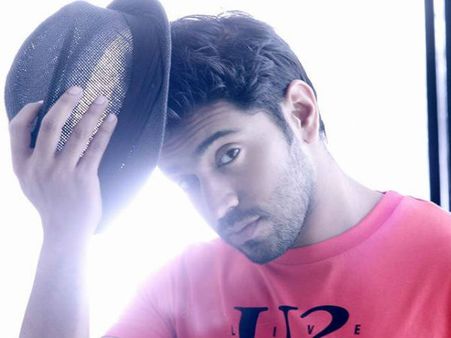 ഇത് അല്പം വ്യത്യസ്തമായ ഒരു പ്രേമം