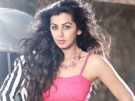 മാങ്ങയ്ക്ക് വേണ്ടി നിക്കി ഗില്‍റാനി ഗര്‍ഭിണിയായി!