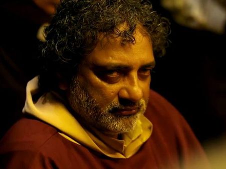 യേശുദാസിനെ തൊട്ട് ആരും കളിക്കില്ലെന്ന് ജോയ് മാത്യു