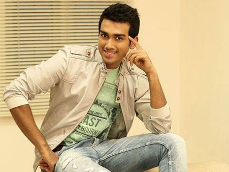 അച്ഛനെ അനുകരിക്കാന്‍ ഇതുവരെ ശ്രമിച്ചിട്ടില്ല: കാളിദാസ്