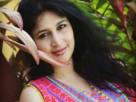 ആണ്‍തുണ തലവേദന, സിനിമാ സൗഹൃദങ്ങള്‍ വഞ്ചിച്ചു: നീന കുറുപ്പ്