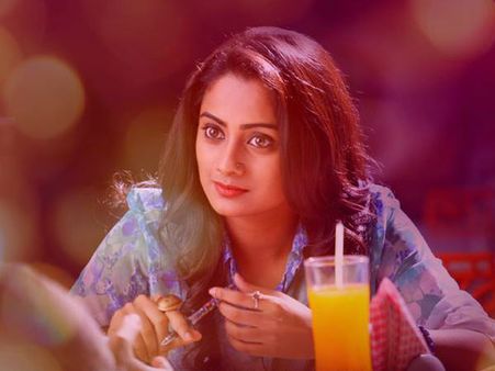 ആ വര്‍ത്ത കള്ളം, ഞാനൊരു ഇടവേളയും എടുക്കുന്നില്ല: നമിത പ്രമോദ്