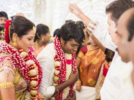 ബ്രഹ്മാണ്ഡരുടെ സാന്നിധ്യത്തില്‍ അറ്റ്‌ലിയ്ക്കും പ്രിയയ്ക്കും തിരുമണം