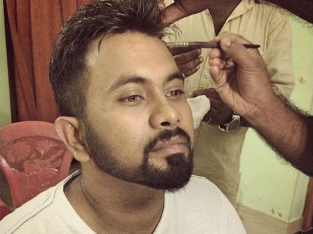 അജു വര്‍ഗീസും മേക്കോവര്‍ നടത്തുന്നു