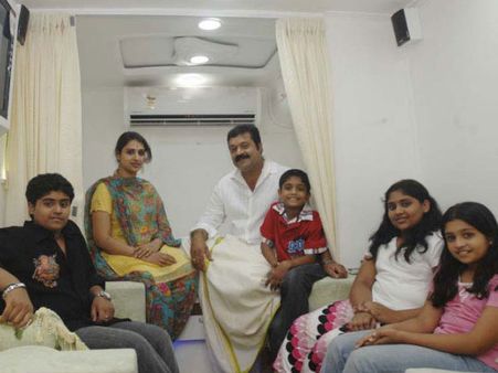 സുരേഷ് ഗോപിയും കുടുംബവും