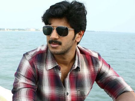 ദുല്‍ഖര്‍ സിംപിളായിരിക്കുന്നതിന്റെ സീക്രട്ട് മമ്മൂട്ടി !!