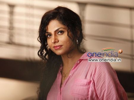 ഉലകനായകനൊപ്പം അഭിനയിച്ചതിന്റെ സന്തോഷത്തിലാണ് ആശ ശരത്ത്