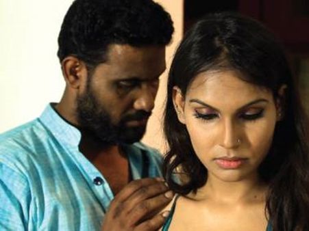 പുതപ്പിനുള്ളില്‍ വെറും രണ്ട് കഥാപാത്രങ്ങള്‍