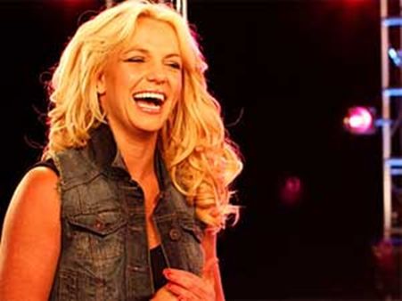 പോപ്പ് താരം ലേഡി ഗാഗയ്ക്ക് ഒരു രഹസ്യം പറയാനുണ്ട്