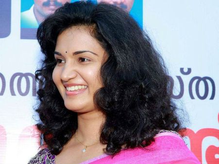 ഇഷ്ടമുള്ള വിഭവങ്ങള്‍ അപ്പോള്‍ തന്നെ ഉണ്ടാക്കി കഴിക്കും: ഹണിറോസ്