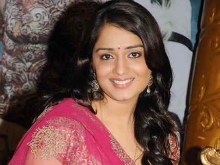 നികിതയുടെ വാളില്‍ ആരാധകന്‍ അശ്ലീലം ട്വിറ്റ് ചെയ്തു!