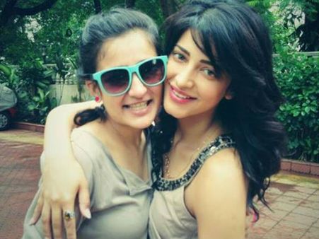 അക്ഷരയുടെ സഹോദരിയായതില്‍ ശ്രുതി അഭിമാനിക്കുന്നു!