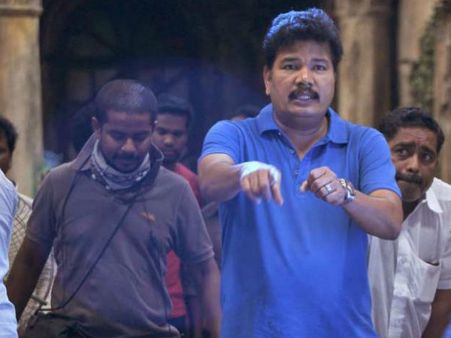 ബ്രഹ്മാണ്ഡ സംവിധായകന്‍ ശങ്കറിന്റെ പത്ത് ചിത്രങ്ങള്‍