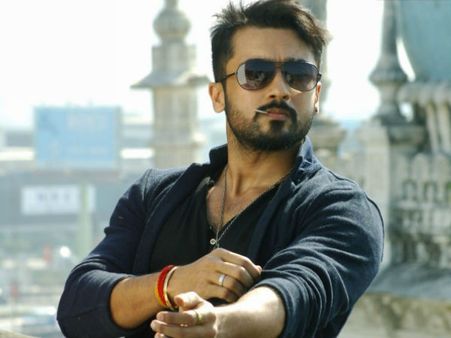 ആ പേജ് എന്റെയല്ല, വ്യാജ ഫേസ്ബുക്ക് പേജിനെതിരെ സൂര്യ