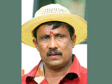 കാമറയ്ക്കു മുന്നില്‍ സ്ത്രീകള്‍, പിന്നില്‍ പുരുഷന്മാരും