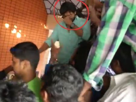 എന്നൈ അറിന്താല്‍ വില്ലന്‍ പൊട്ടിക്കരഞ്ഞ് തീയേറ്റര്‍ വിട്ടു, വീഡിയോ കാണൂ