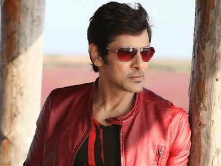 വിക്രമിന് മക്കള്‍ ഏത് ക്ലാസിലാണ് പഠിക്കുന്നതെന്ന് അറിയില്ല!