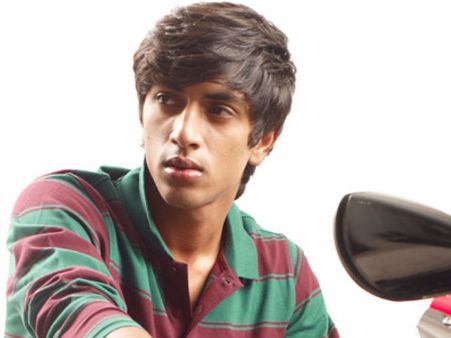 റിയാസ് ഖാന്റെ മകനും സിനിമയില്‍