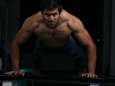 ഉണ്ണി മുകുന്ദന്റെ മസിലെല്ലാം പോയി!