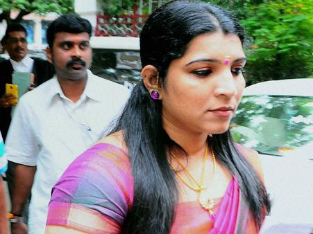 യുവ നടനെതിരെ സരിത എസ് നായര്‍ രംഗത്ത്