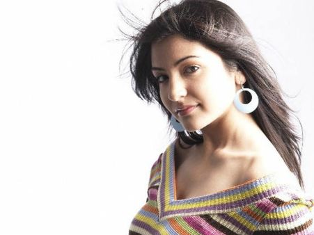 എ സര്‍ട്ടിഫിക്കറ്റ് സിനിമയില്‍ വിരാട് കോലിയുടെ കാമുകി അനുഷ്‌ക