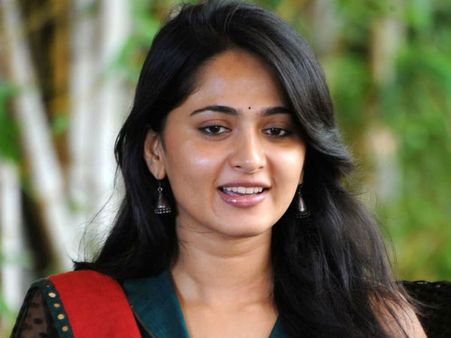 യുവ നടിമാര്‍ എന്നെ കണ്ട് പഠിക്കട്ടെ എന്ന് അനുഷ്‌ക