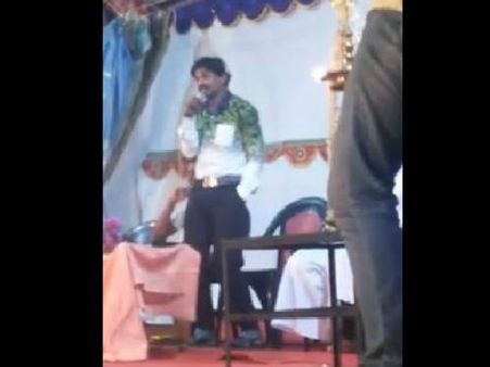 ധൈര്യമുണ്ടെങ്കില്‍ മാത്രം സന്തോഷ് പണ്ഡിറ്റ് പാടുന്ന ഈ പാട്ടൊന്ന് കേള്‍ക്കൂ...