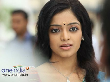 ജേണലിസ്റ്റാവാന്‍ ജനനി റെഡി