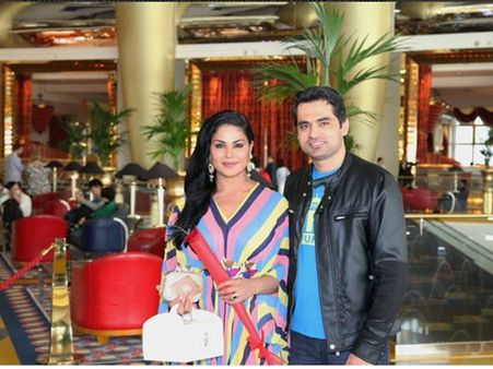 ദുബായിലില്‍പിറന്നാള്‍ ആഘോഷിച്ച് വീണാ മാലിക്ക്