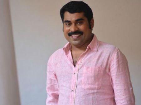 ക്ലര്‍ക്കാവാന്‍ സുരാജ് റെഡി