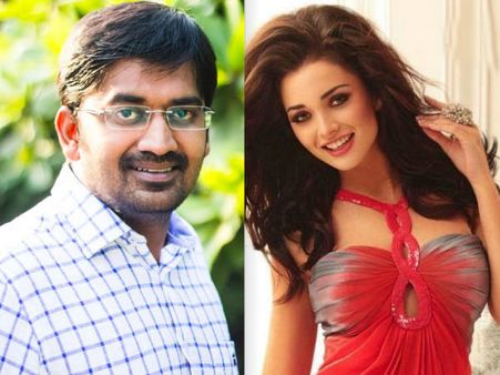 എമി ജാക്‌സണിന്റെ യഥാര്‍ത്ഥ ജീവിതത്തിലെ ഹീറോ കരുണാകരന്‍ തന്നെ