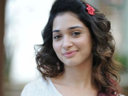 തമന്ന ജൂനിയര്‍ ആര്‍ട്ടിസ്റ്റുകളുടെ പ്രണയം തകര്‍ക്കുന്നു എന്ന് പരാതി