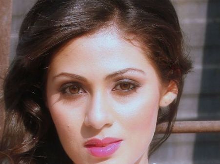 സിനിമ കുറഞ്ഞു, വിക്രമിന്‍റെ സൂപ്പര്‍ നായിക സദ വടിവേലുവിന്‍റെ നായികയാവുന്നു