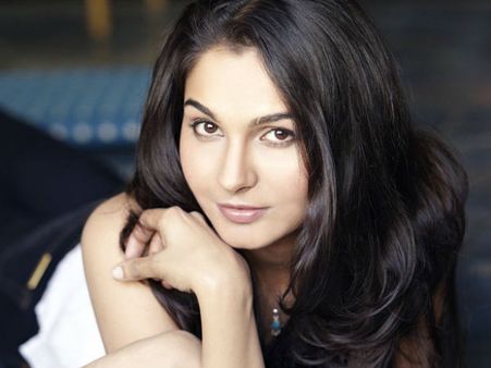 മുടിവെട്ടാന്‍ തയ്യാറല്ല, ആന്‍ഡ്രിയയെ ലാല്‍ജോസ് ചിത്രത്തില്‍ നിന്ന് ഒഴിവാക്കി!