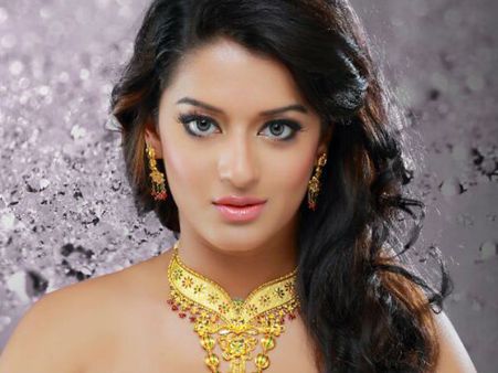 ഭാവനയും ആസിഫും എന്നെ ഒരുപാട് സഹായിച്ചു: അര്‍ച്ചന