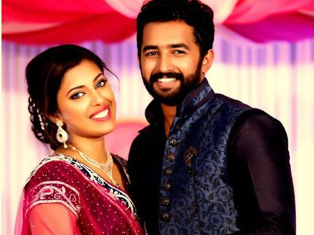 ജുവല്‍ മേരിയുടെ വിവാഹ നിശ്ചയ ഫോട്ടോകള്‍ കാണൂ