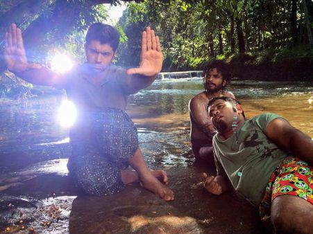 നാടോടിക്കാറ്റാണോ വടക്കന്‍സെല്‍ഫി