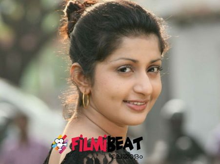 മീര എങ്ങും പോയിട്ടില്ല, വിശാലിനൊപ്പം വീണ്ടും വരുന്നു