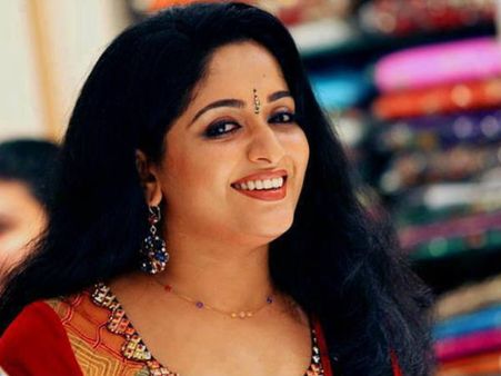 കാവ്യ അങ്ങിനെയല്ല; നല്ല കുട്ടിയാണെന്ന് സംവിധായകന്‍