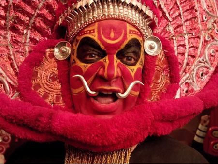 നിരൂപണം: കമല്‍ ഹസന്‍ ഉത്തമന്‍, എഡിറ്റിങ്ങും തിരക്കഥയും വില്ലന്‍!!