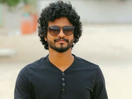 നീരജ് മാധവ് ഒരു ഫ്രീക്കന്‍!